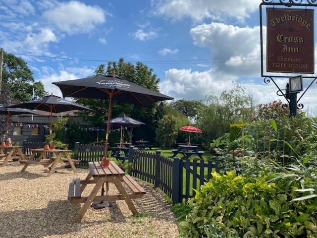 The Thelbridge Cross Inn 크레디톤 외부 사진