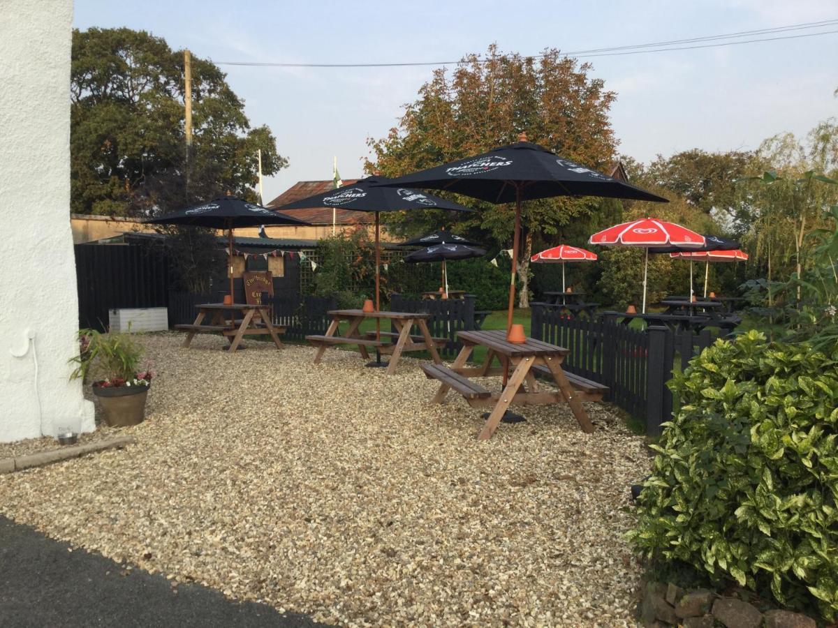 The Thelbridge Cross Inn 크레디톤 외부 사진